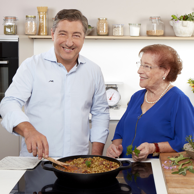 Así es el (precioso) homenaje de Joan Roca a su madre, página a página