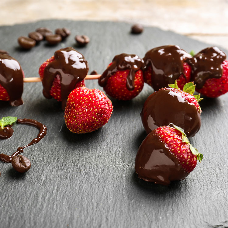 ¿Sabes cómo potenciar el sabor de las fresas? Choco-fresas-adobe-z