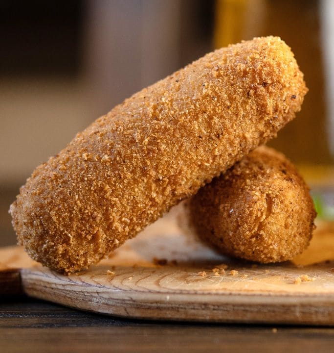 Croquetas de patata al estilo italiano: si comes una, ¡ya no podrás parar! Adobe-vertical-croqueta-2-a