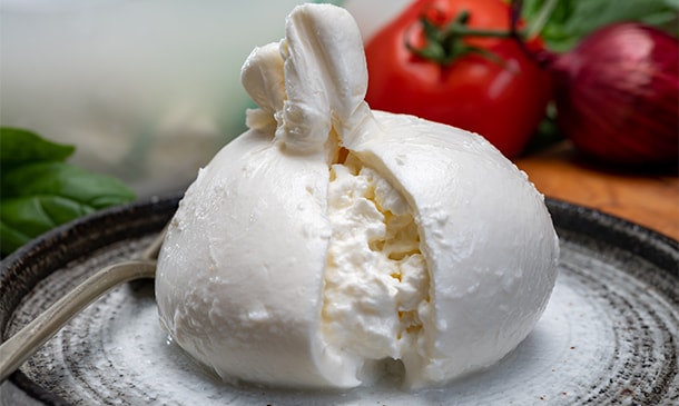 ¿Sabes cómo se cata una burrata?