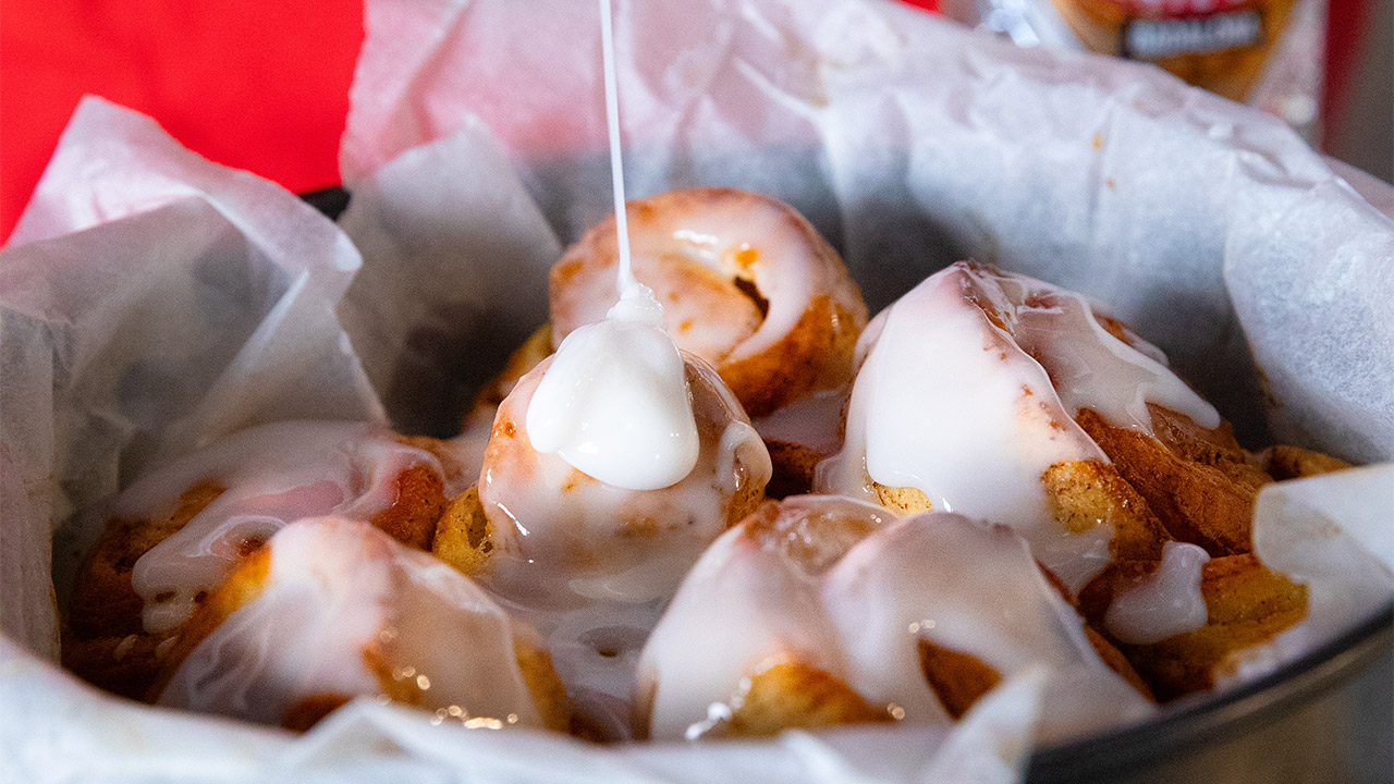 'Cinnamon rolls' con anís del mono