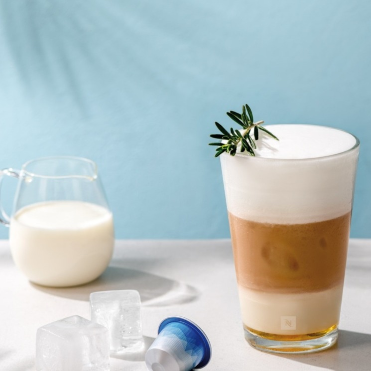 Café frío 'Iced Rosemary Latte'