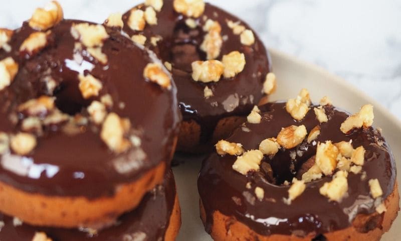 Mini 'donuts' de chocolate y nueces