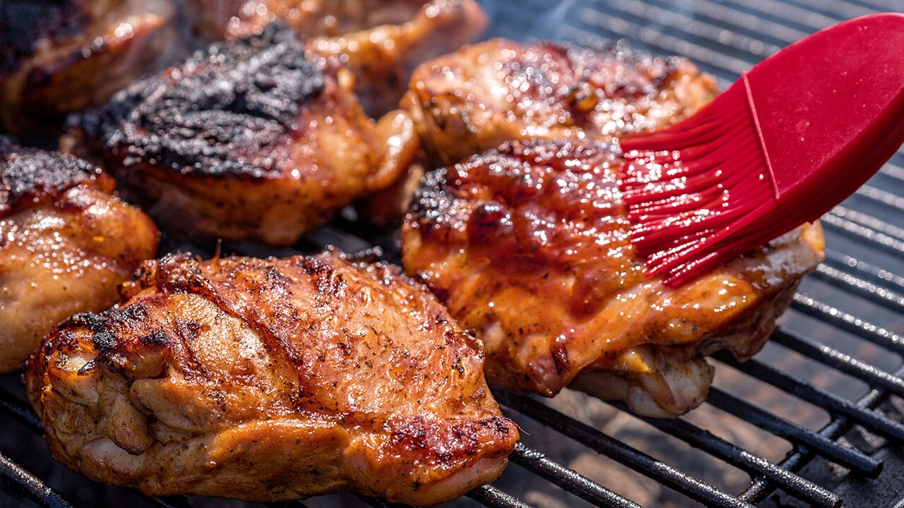 Pollo, pavo y codorniz: cocina las aves a la barbacoa... ¡como si fueras un chef experto!