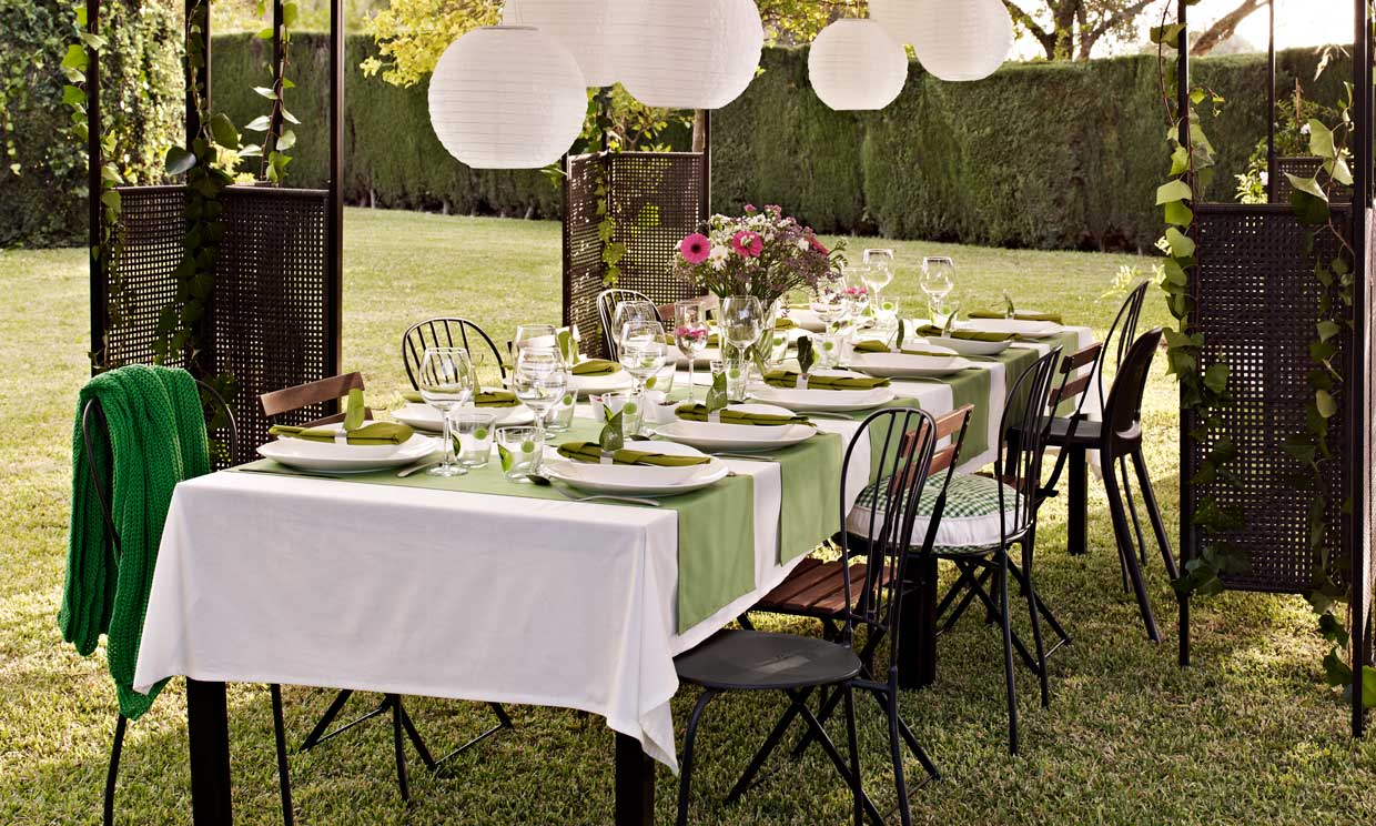 Todo para montar una mesa perfecta al aire libre - Foto