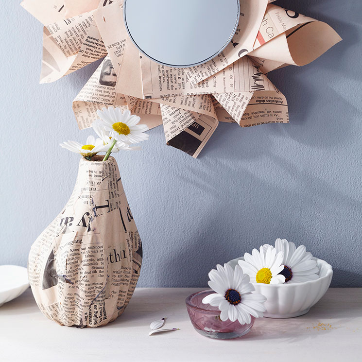 Manualidades con papel de periódico para decorar la mesa