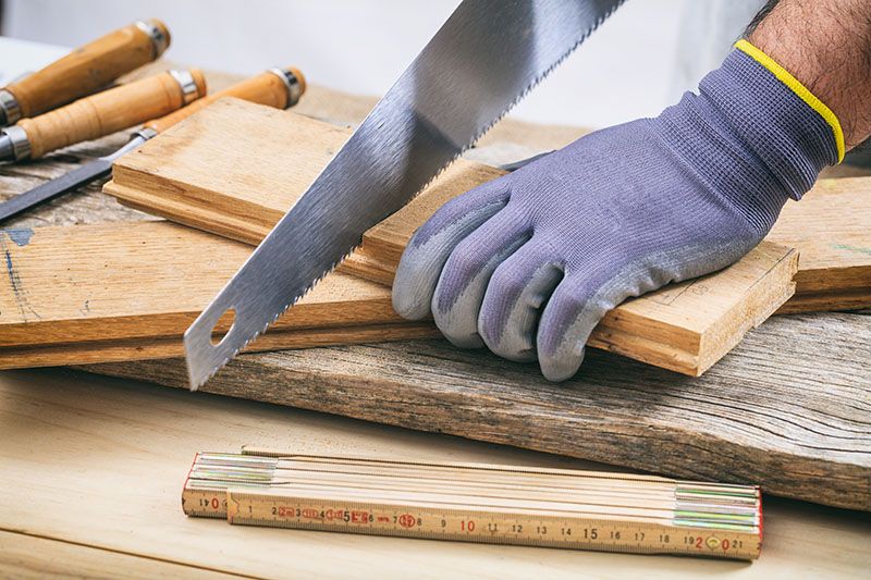 Simple Techniques for Crafting Mitered Dovetails by Hand