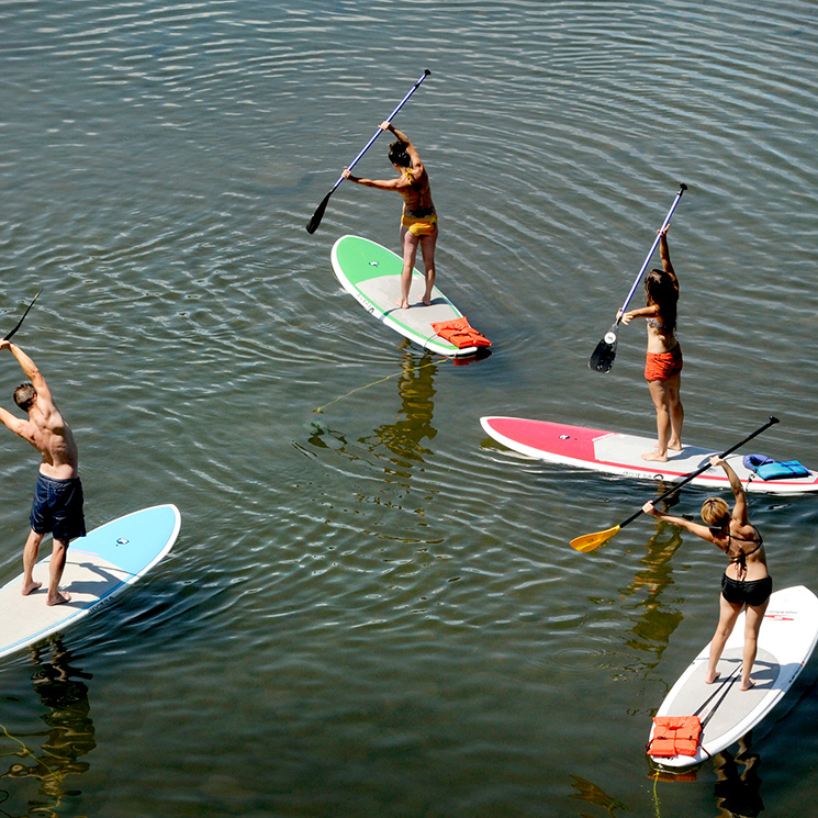 SUP Pilates: la nueva modalidad deportiva que se practica en el mar