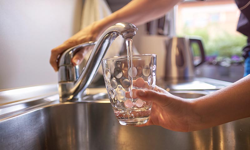 Evita contaminar el agua que utilizas en casa