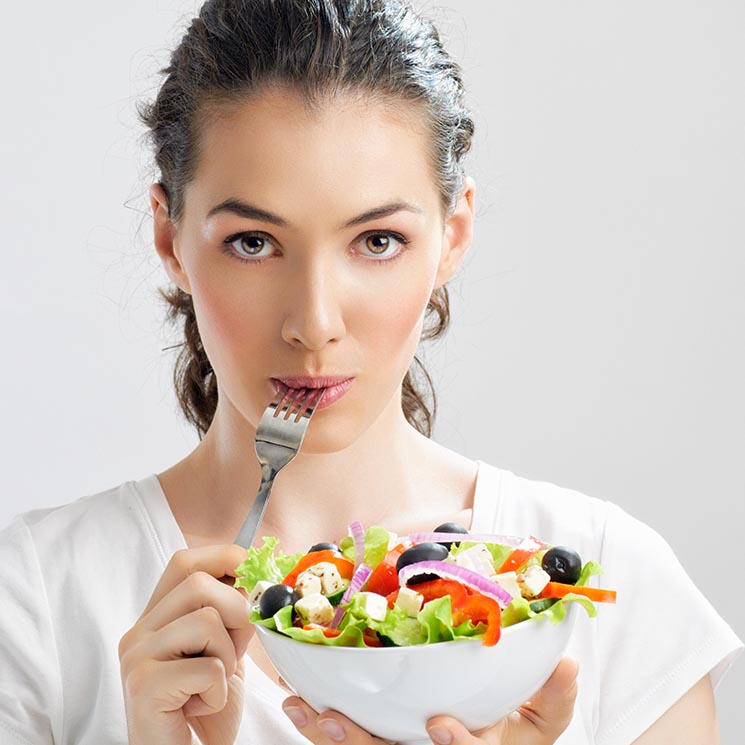 Alimentos que debes comer (y otros que no debes) para cuidar tu colesterol