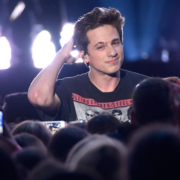 Moda y música: Así es el icono de estilo Charlie Puth