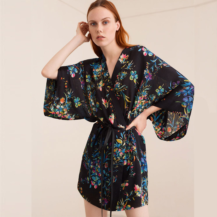 Vestido-kimono, el auténtico 'hit' de Zara que llevarás ésta y la próxima temporada