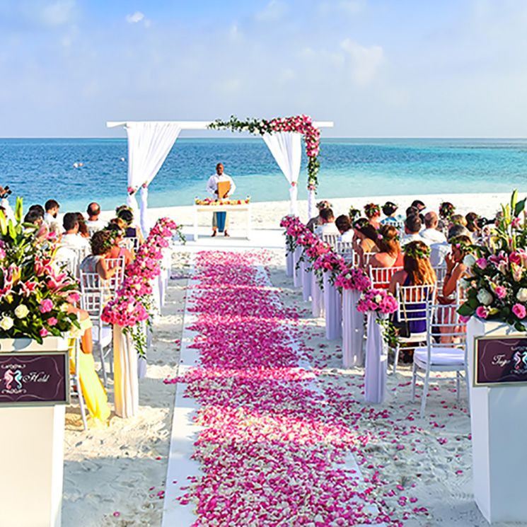 Vestidos ibicencos: El triunfo de la naturalidad en las bodas de verano