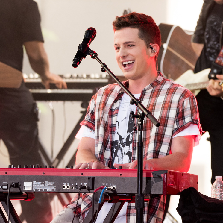 Charlie Puth y el estilo de los artistas masculinos menores de 30 años más influyentes