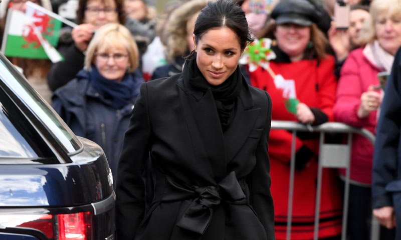 meghan_markle_abrigonegro1t