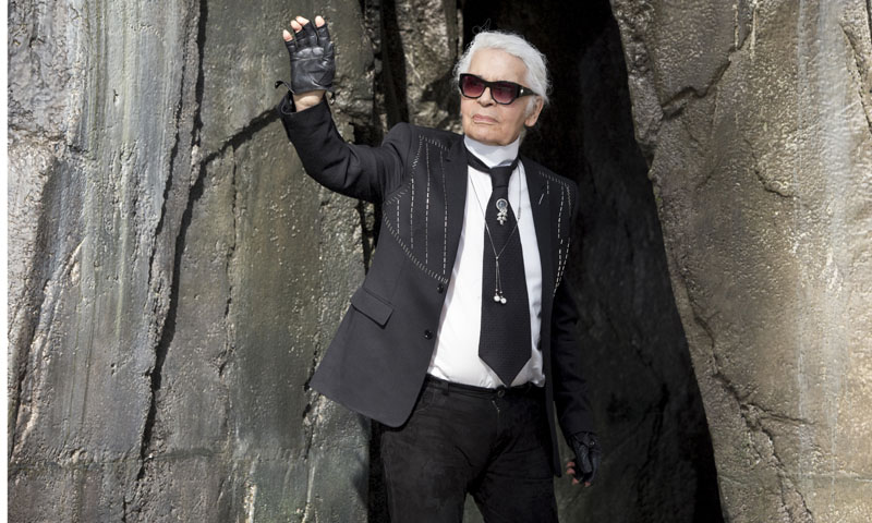 ¿Qué le ocurre a Karl Lagerfeld? El diseñador falta por primera vez a un desfile de Chanel