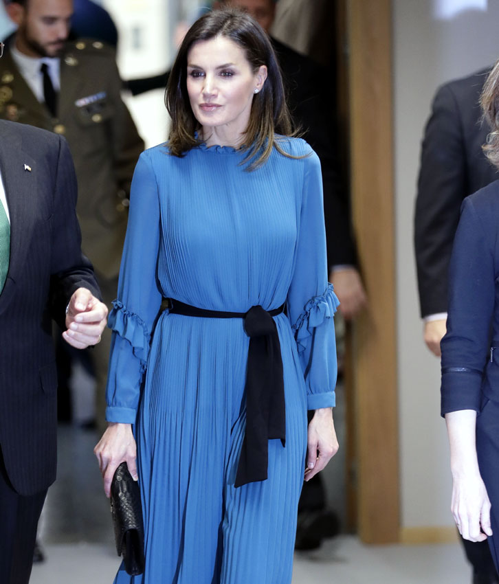 Álbumes 33+ Imagen de fondo de donde es el vestido de la reina letizia hoy Lleno