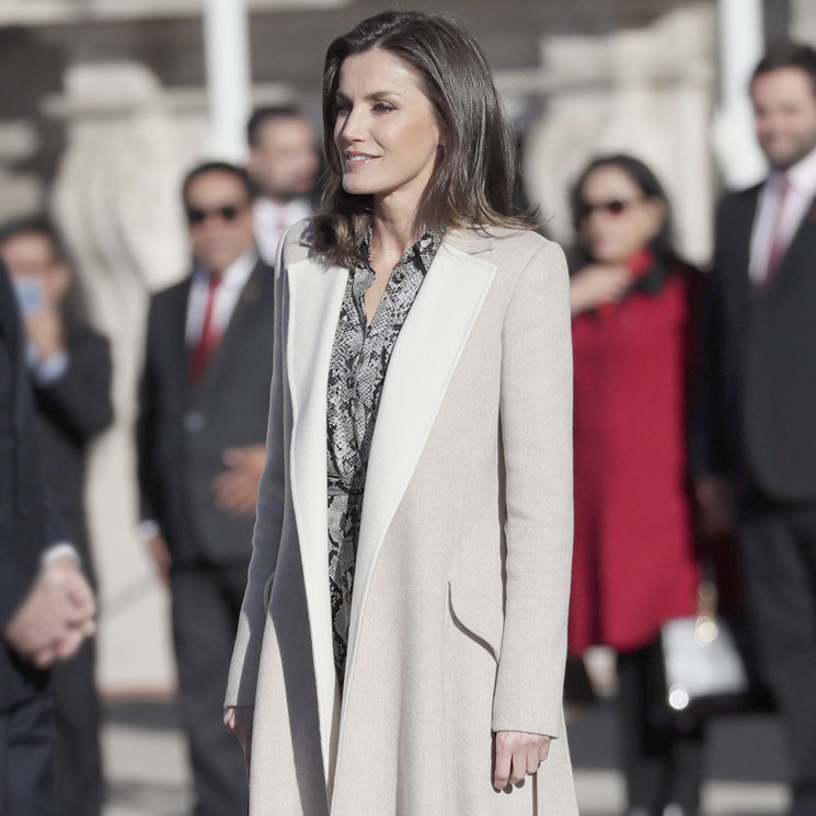 Doña Letizia y su vestido estampado: crónica de un nuevo viral