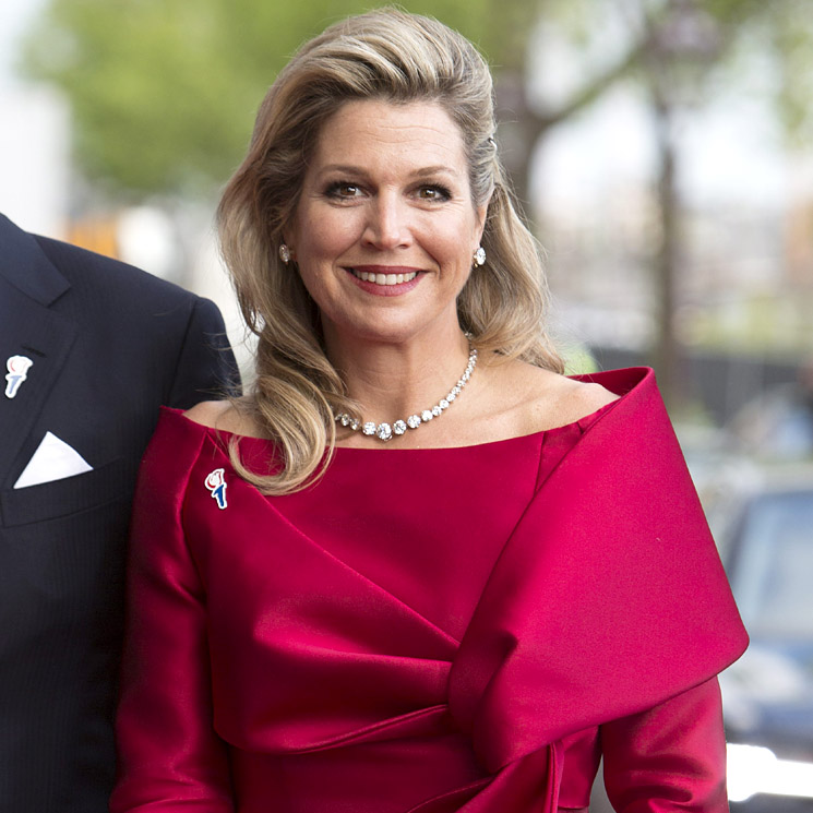 Máxima de Holanda contradice a doña Letizia: el fucsia es el nuevo rojo 