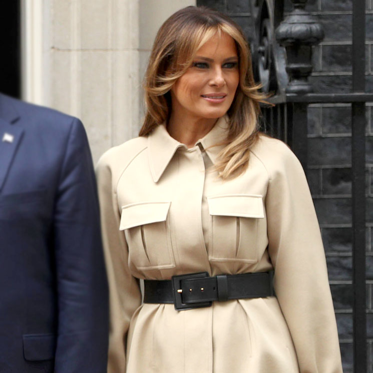 Melania confía en su potente fórmula de estilo con nueva falda de cuero en Londres