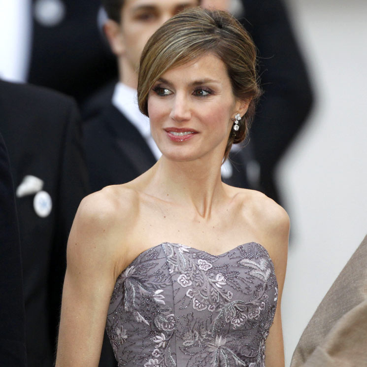 Mirada al pasado: los 10 mejores looks de doña Letizia en esta década