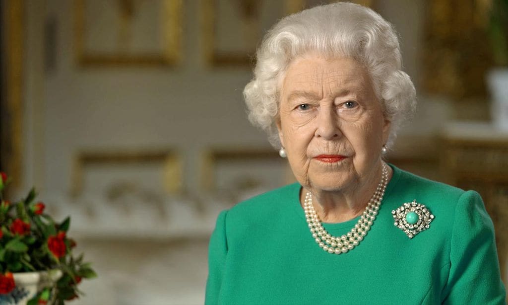 Los looks con historia de la reina Isabel II por su 96º cumpleaños