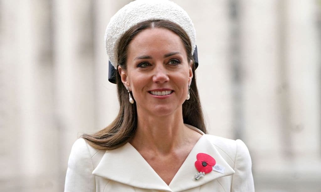 Kate Middleton rescues her daughter Charlotte’s christening coat