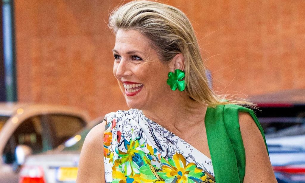 ¡Explosión floral! Máxima rescata su vestido caribeño y estrena pendientes 'geranio'