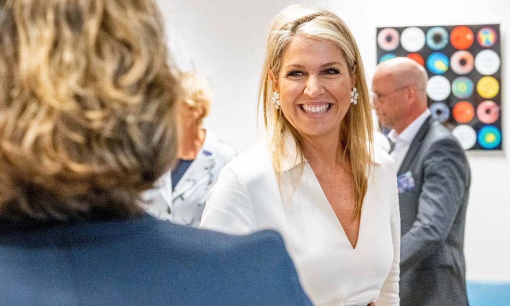 Máxima convierte el vestido rebajado de Massimo Dutti en su gran favorito