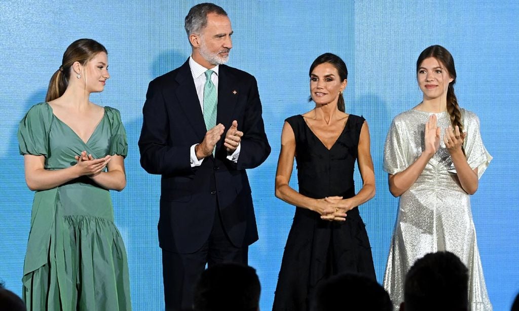 Un nuevo vestido para la reina Letizia, de firma europea y con línea muy estilizadora