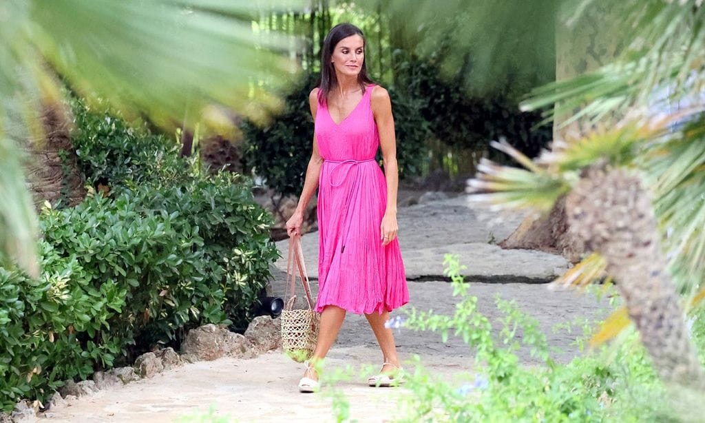 Los mejores looks de verano de la reina Letizia a través de sus 12 estrenos más virales