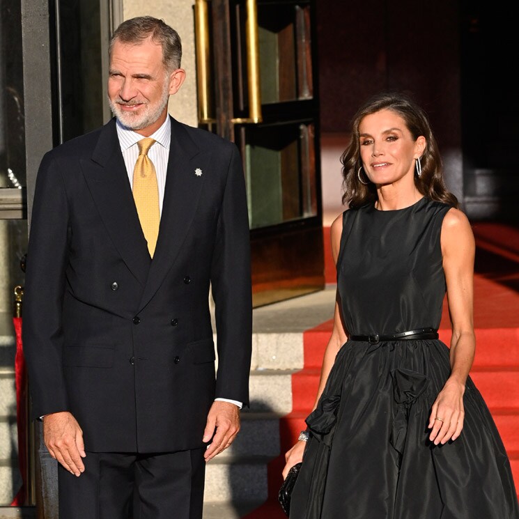 La reina Letizia rescata el vestido 'New Look'  de origen español que maravilló a la prensa internacional
