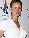 Karolina Kurkova ya luce diseños idóneos para una futura mamá