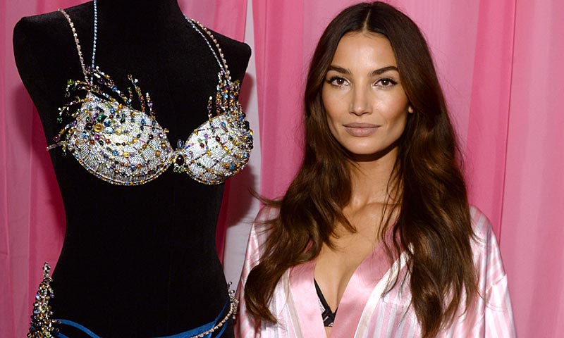 lily_aldridge_vsfs_1t