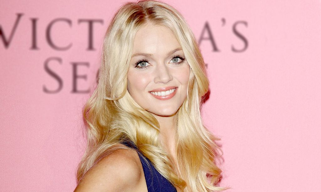 ¡Ya es mamá! El exángel Lindsay Ellingson posa con su primer hijo