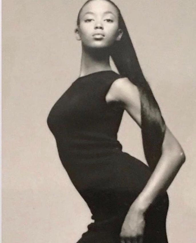 Naomi Campbell celebra su 50 cumpleaños con fotos de su primer ...