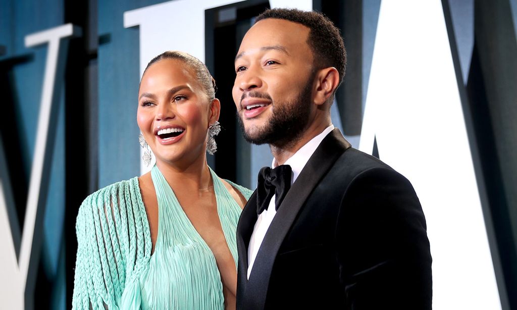 ¡Imposible disimular! Chrissy Teigen enloquece a sus fans con su inesperado posado