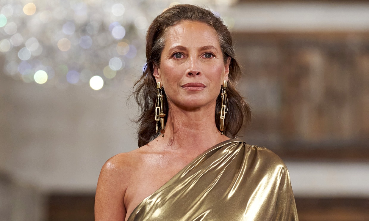 La historia de Christy Turlington, una supermodelo eterna que está de celebración