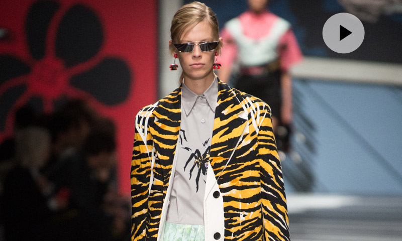 Prada elige los grandes éxitos para la próxima temporada: 'animal print' y looks roqueros