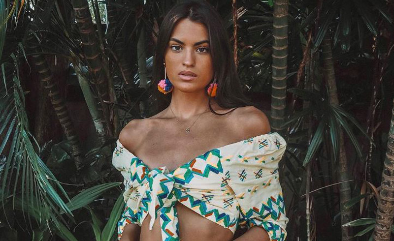 La blusa del verano que más favorece si tienes poco pecho