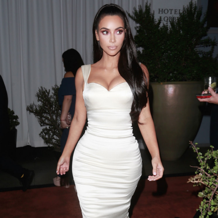 Kim Kardashian, una novia sexi en los premios 'Gift of Life'