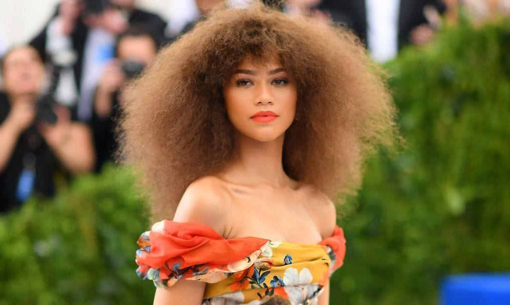 Zendaya dice 'no' a la gala MET, la noche en que sorprendía con sus cambios de imagen