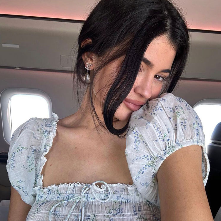 Las claves del radical cambio de imagen de Kylie Jenner: del lujo silencioso a la belleza 'limpia'