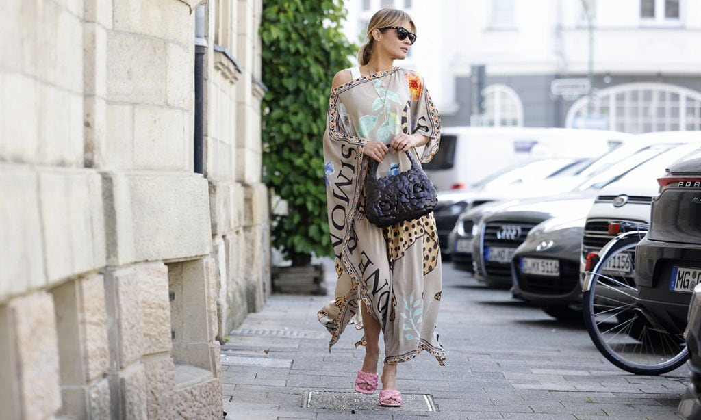 Nuestra estilista propone tres looks exprés con caftán para vestir bien en todos los planes de verano