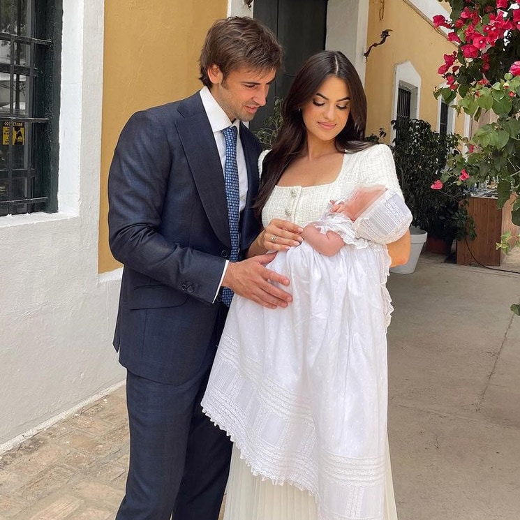 Marta Lozano, pura elegancia en el bautizo de su hijo con un look inspirado en Kate Middleton