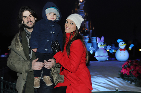 En HOLA Melendi Con Su Familia En Pars Foto 4