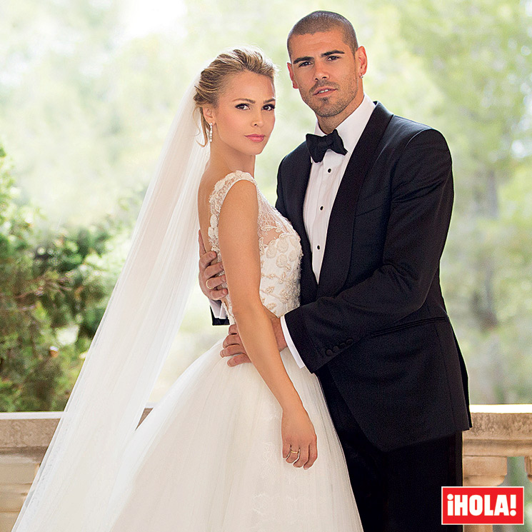 En ¡HOLA!, entramos en la romántica boda de Víctor Valdés y Yolanda Cardona