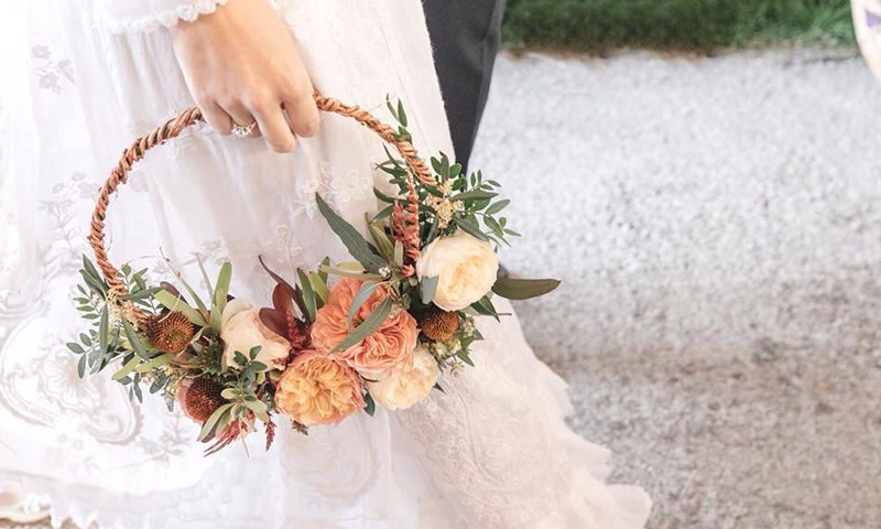 hoop bouquet 