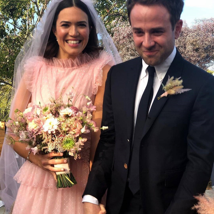  La actriz Mandy Moore y el triunfo definitivo del rosa en los vestidos de novia