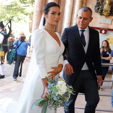 Cristina Gutiérrez elige un vestido sencillo de espalda al aire para su boda con Juancho García-Obregón